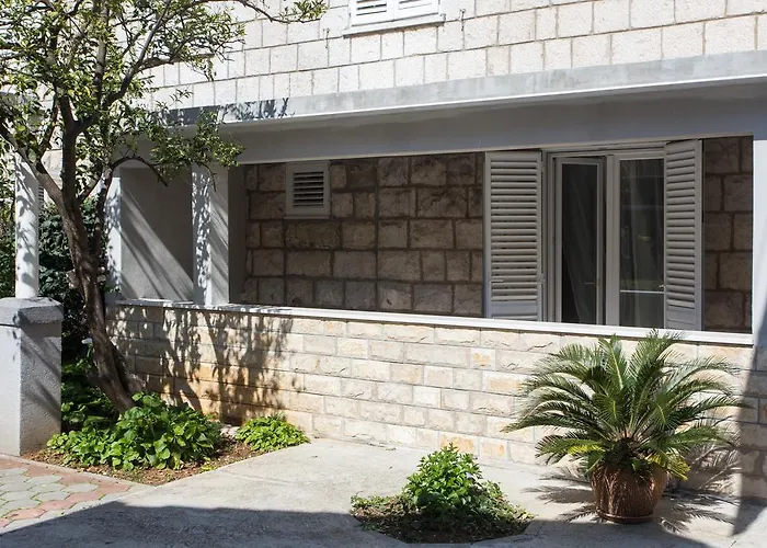 Gravosa- Free Parking *