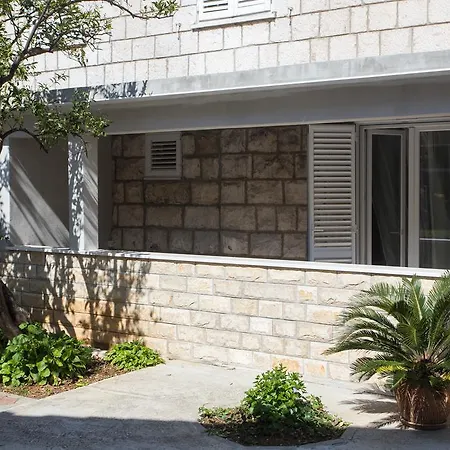 Gravosa- Free Parking *