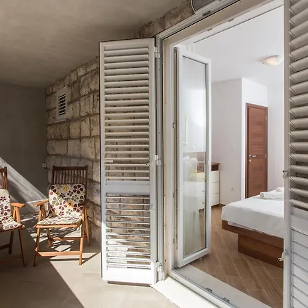 Gravosa- Free Parking דוברובניק