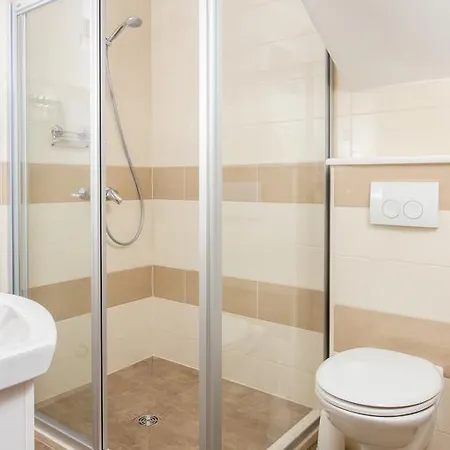 Gravosa- Free Parking *